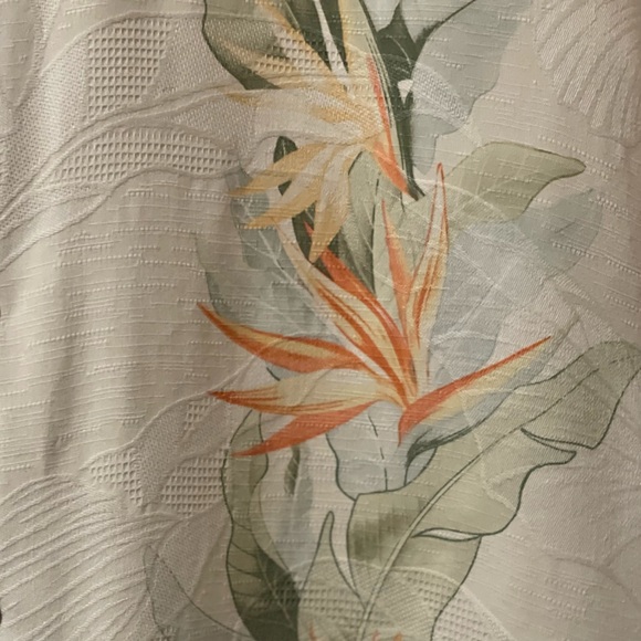 Tommy Bahama 🏝️100% Silk Island 🦜 Shirt - Picture 8 of 13